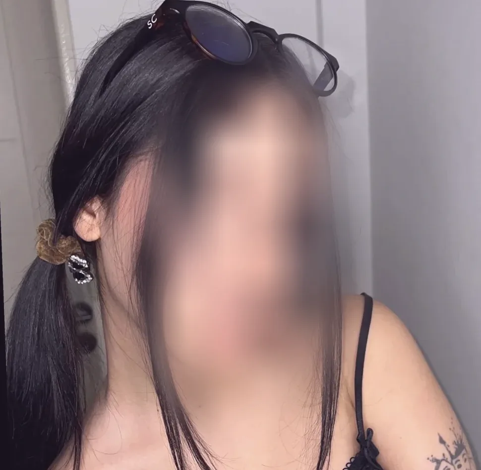 Amina, 22